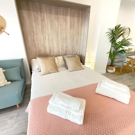 Cs6 Kaleria Suites Almeria Exterior photo